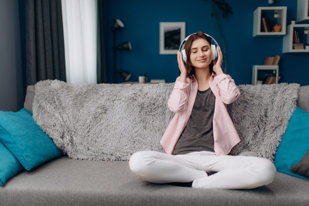 Coin méditation sans encens : apaiser un studio malgré le bruit et la vape